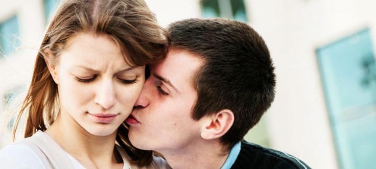 Il Tuo Migliore Amico è Innamorato di Te? Ecco Cosa Devi Fare